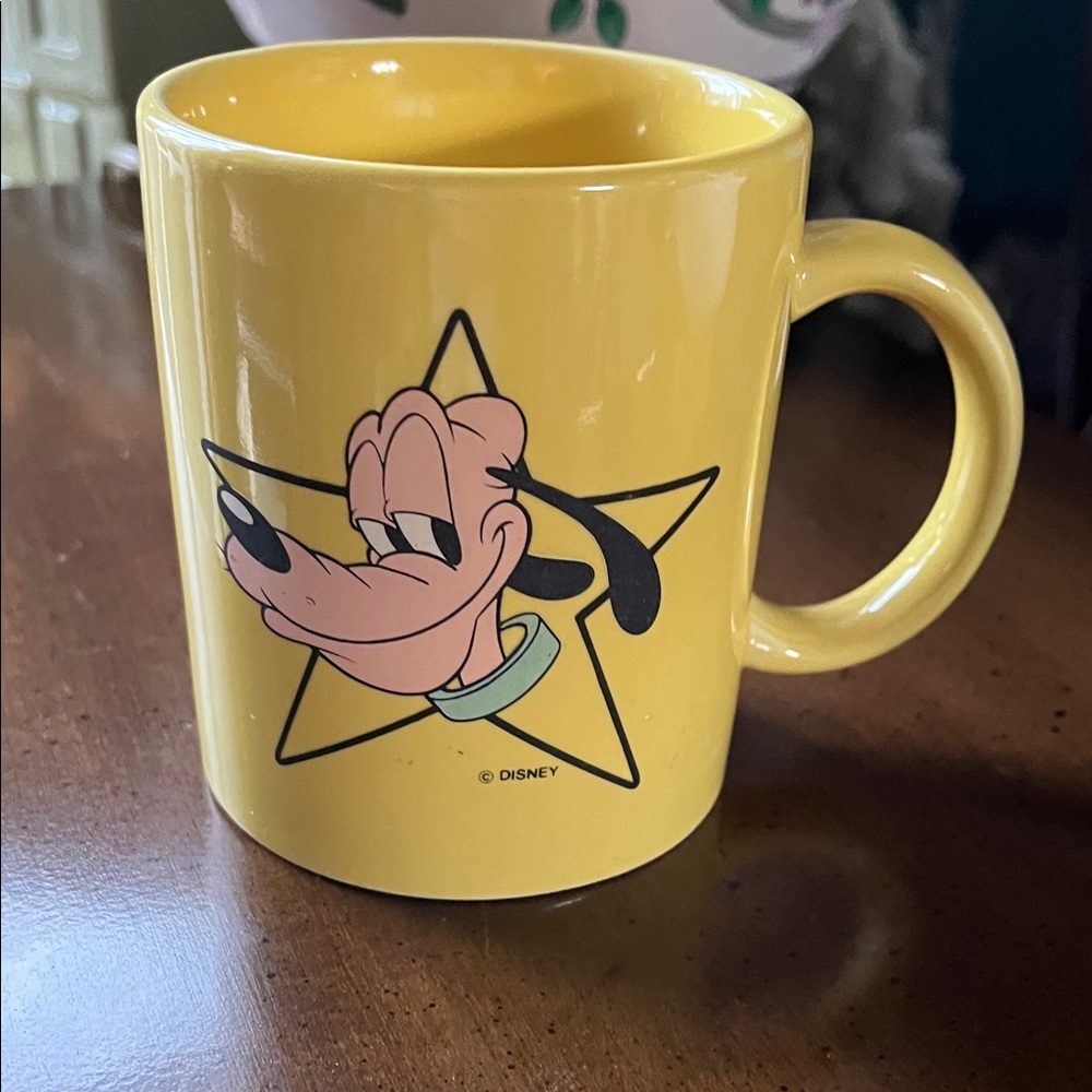 DISNEY Vintage Yellow Pluto Mug